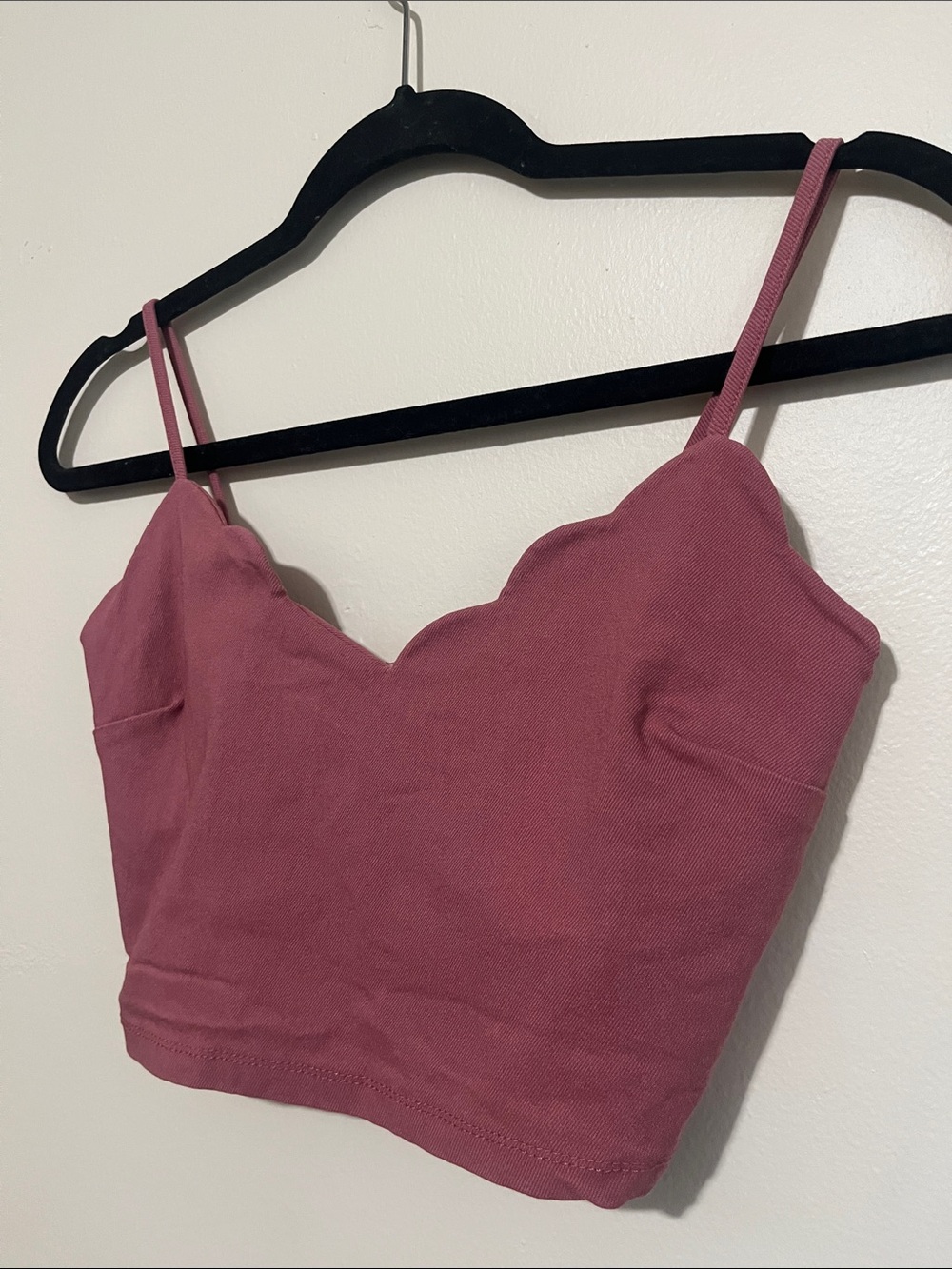 Women’s Scallop V-Neck Cropped Cami Top - Dusty Rose